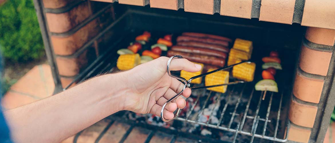 Pros & Cons Of A Brick Barbecue